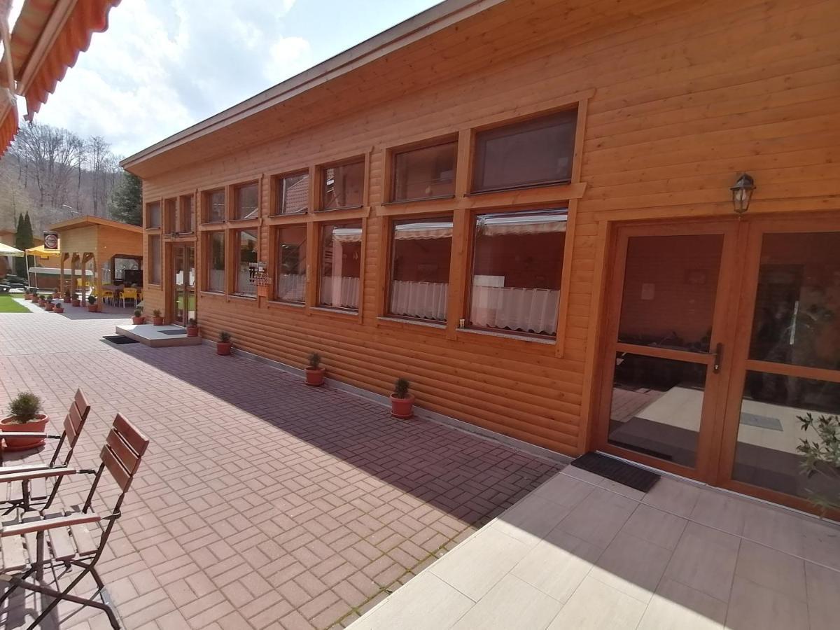 Pensiunea Colt Alb Baile Homorod Exterior photo