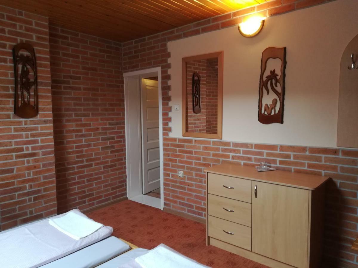 Pensiunea Colt Alb Baile Homorod Exterior photo