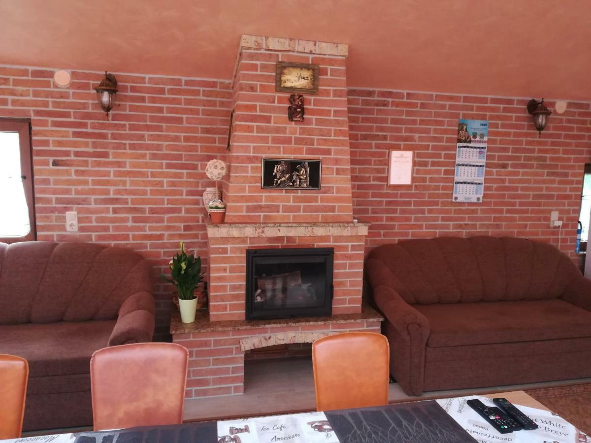 Pensiunea Colt Alb Baile Homorod Exterior photo